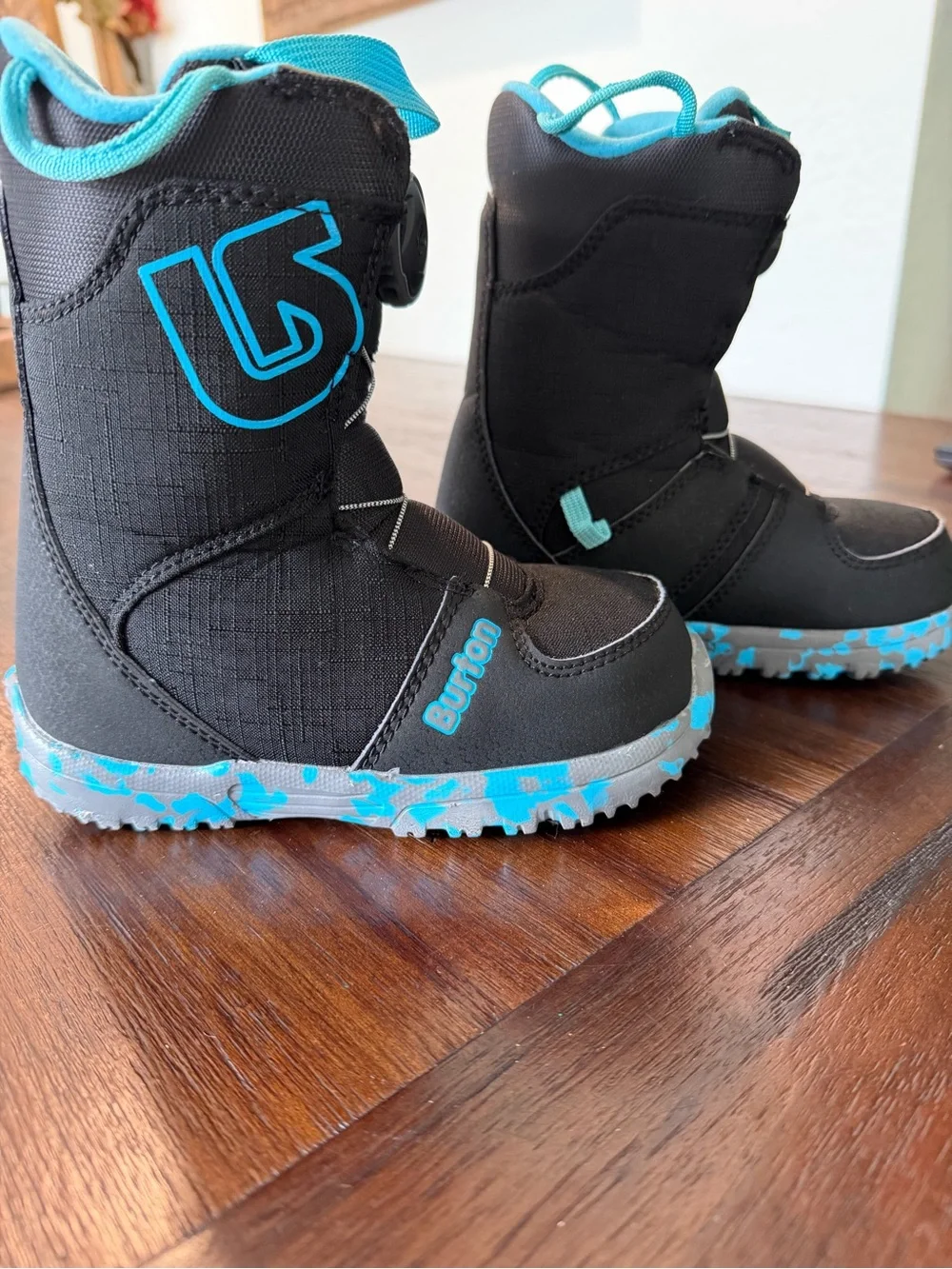 Burton Kids Black, Grey and Blue Snowboarding Boots Size Youth 13
